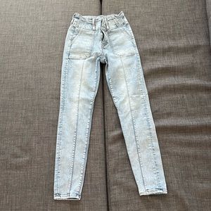 American Eagle stretchy skinny jeans (size 4, regular length)